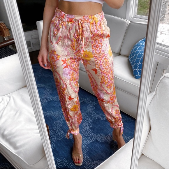🌸 ZARA PINK MULTI PRINTED SATIN HIGH WAIST ANKLE TIE BAGGY ‘THE SASHA’ PANTS! - Picture 2 of 16